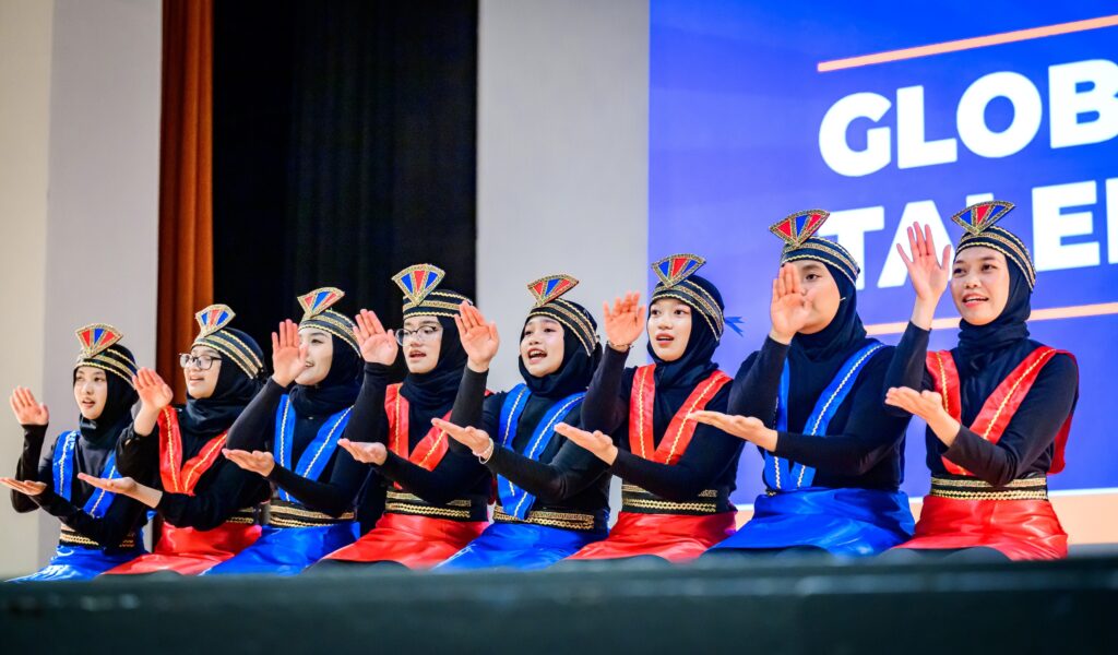 Ratoh Jaroe Illini perform an Indonesian Dance as performers share international culture and artistry during the Global Talent Show at Foellinger Auditorium as part of Homecoming week events